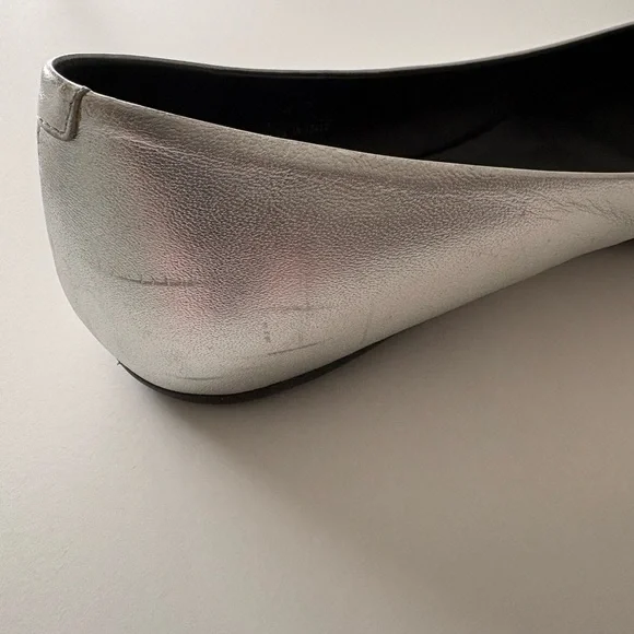 Roger Vivier Silver Flats with Engraved Buckle - Picture 6 of 9